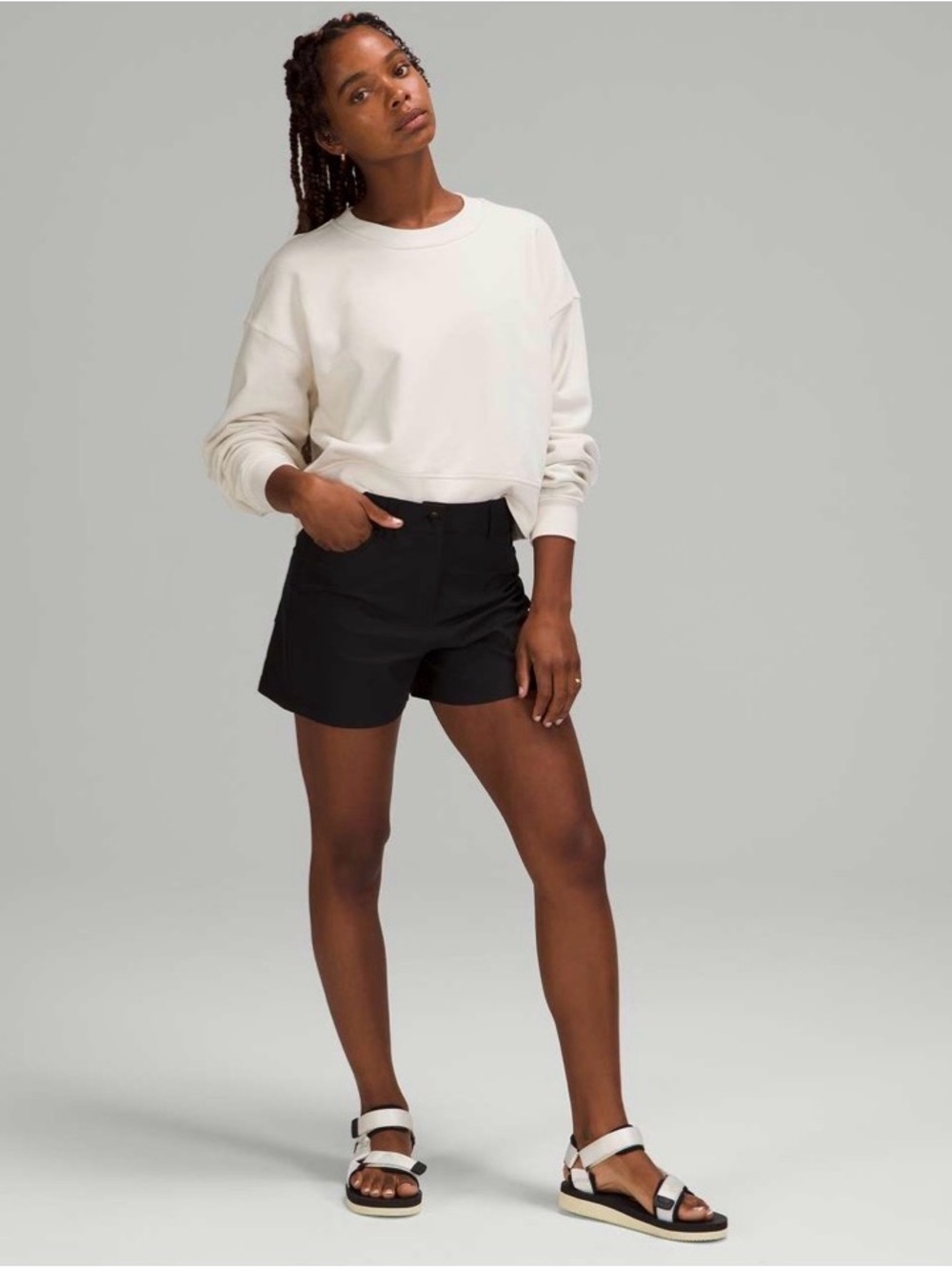 Lululemon City Sleek 5 Pocket High-Rise Black Shorts 4" Size 33 Women’s